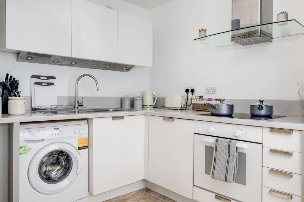 Luxury 2Bed Spacious Apartment- City Centre- Free Parking Birmingham Dış mekan fotoğraf